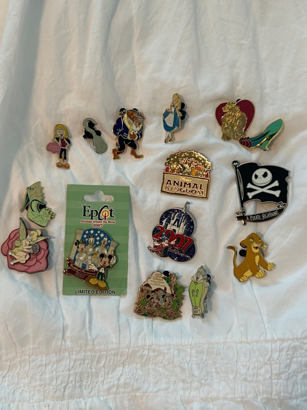 Assorted 15 Disney pins